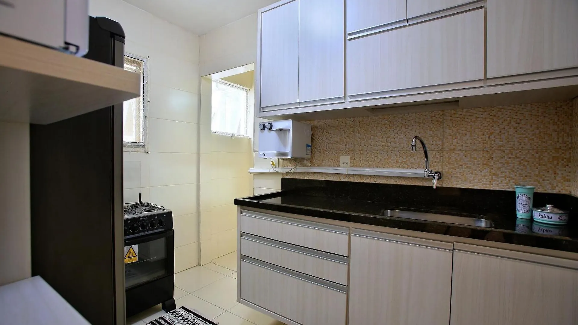 50 M Da Praia Do Forte Cabo Frio Rj, 2 Quartos Sendo Que 1 Com Ar Condicionado ,Cozinha ,2 Banheiros, Garagem Wi Fi Apartamento