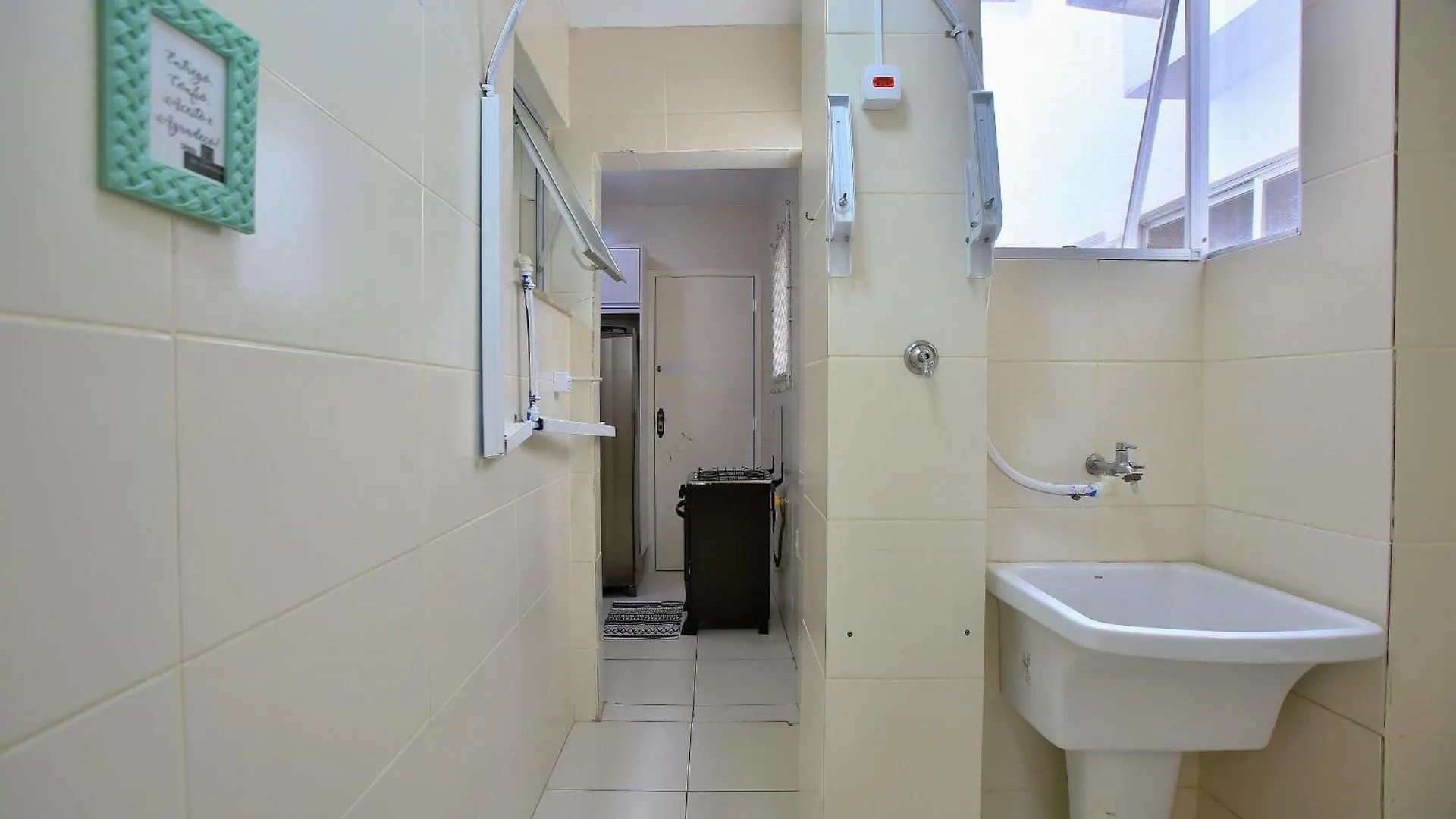 Apartment 50 M Da Praia Do Forte Cabo Frio Rj, 2 Quartos Sendo Que 1 Com Ar Condicionado ,Cozinha ,2 Banheiros, Garagem Wi Fi Brazil
